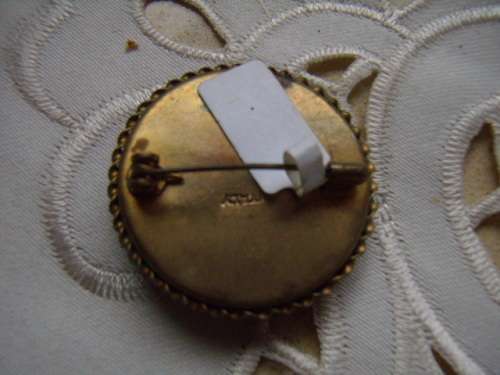 Mico Mosaic - A round shaped Broach with delicate floral mosaic