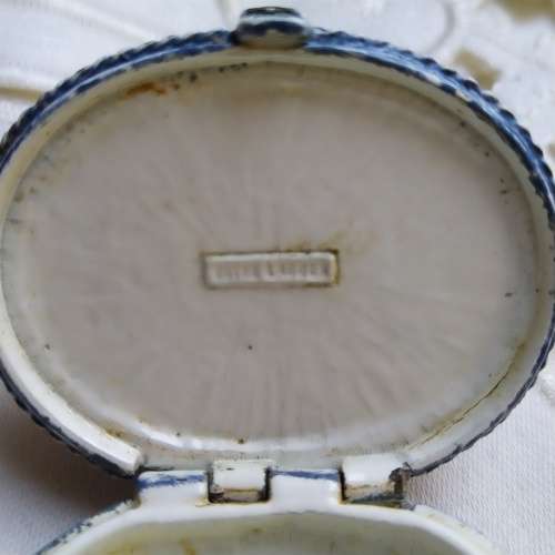 Estee Lauder Solid Perfume Cameo