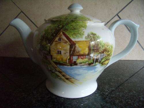 Shelley China - Bulk Lot - 71 pieces