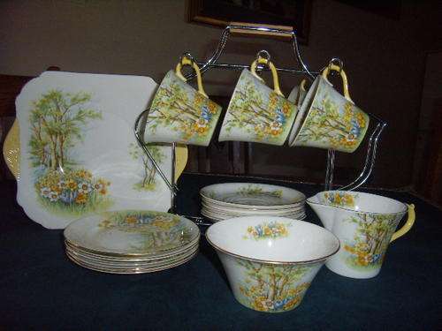 Shelley -Daffodil Time Pattern No. Pattern 13370 Tea Set