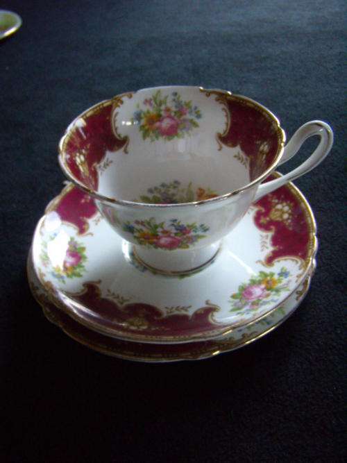 Shelley Gainsborough Red Duchess Trio - ***Excellent Condition*** Dates 1925-1946
