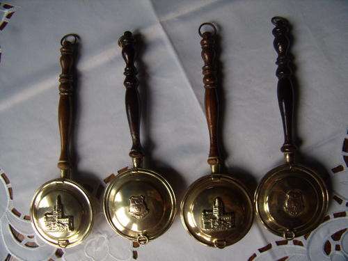 Stunning Brass & Wood Bedwarmers - Nice Piece to hang on a Bedroom Wall