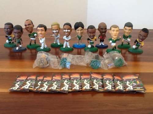16 South African sports figurines / figures