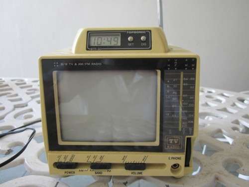 TOPSONIC HANDY 4.5" MINI TV MODEL BTR-301 BLACK AND WHITE