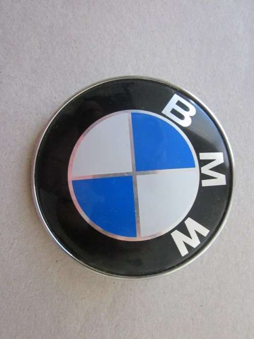 BMW 82mm Bonnet/Trunk Badge with Pins for E46