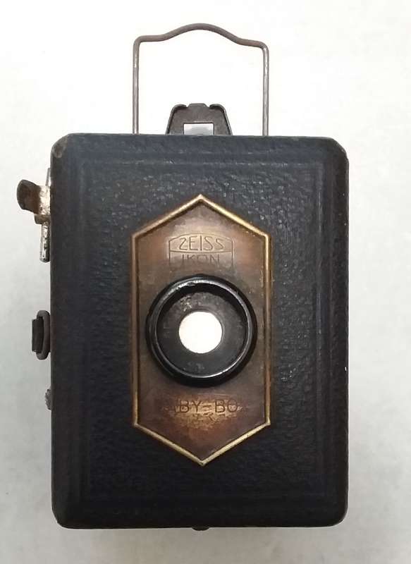 ZEISS IKON BABY BOX FILM CAMERA