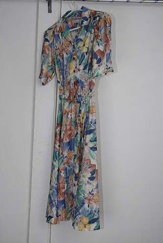 Lovely floral dress with tie belt - Sally Faye label - size 12 - like new
