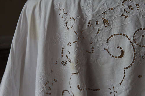 White table cloth