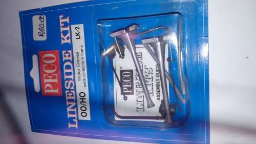 PECO: OO LINE SIDE WATER KIT-WATER CRANES PLASIC