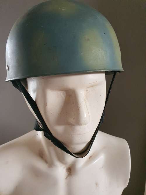 Rhodesian Army Parabat Jump Helmet   (original and super rare )
