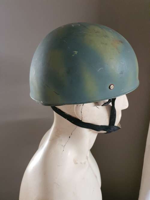 Rhodesian Army Parabat Jump Helmet   (original and super rare )