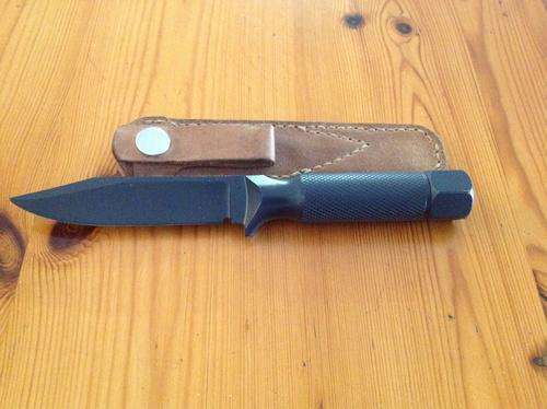 CHRIS REEVE !!  Hollow handle survival Knife and sheath