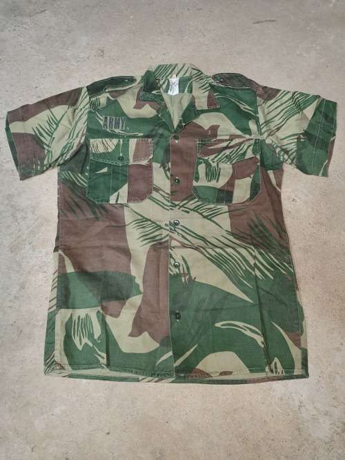 Rhodesian camo shirt size small