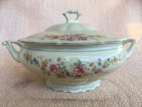 C.T. Tielsch & Co. Altwasser Antique Soup Tureen