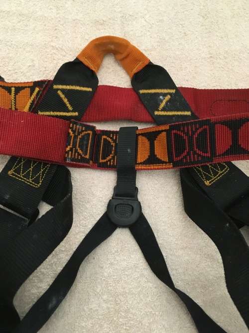 Petzl F 38920 Crolles Climbing Harness + 8 Ring + Carabiner Clip