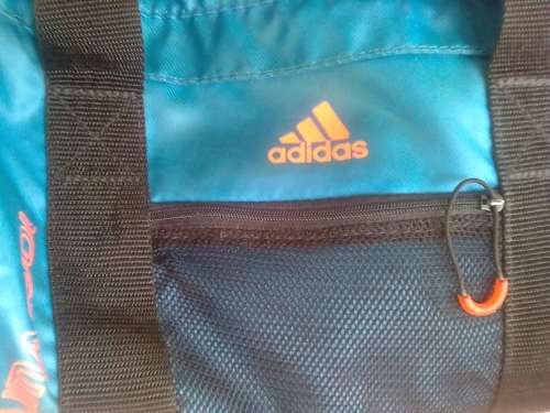 ADIDAS SPORTS BAG -GOOD CONDITION