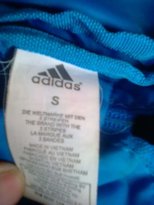 ADIDAS SPORTS BAG -GOOD CONDITION