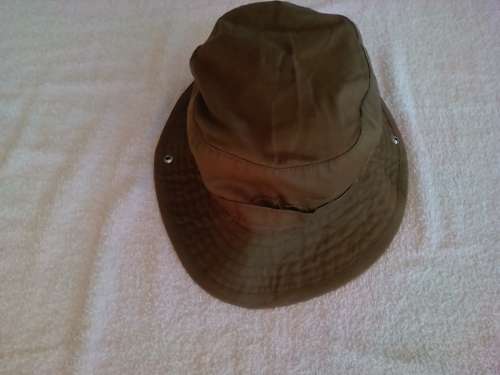 Military bush hat size 59-good condition