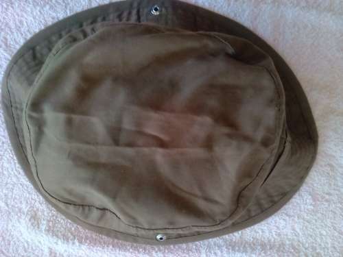 Military bush hat size 59-good condition