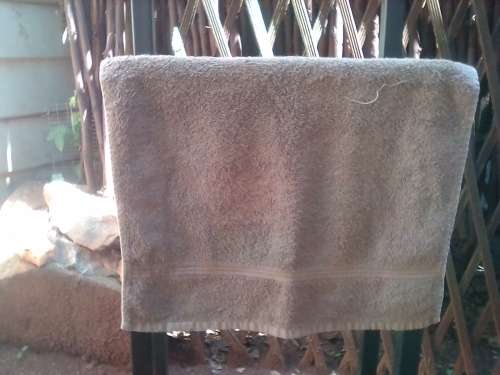 SADF 2 X TOWELS (FACE TOWEL AND SMALLER BATH TOWL)