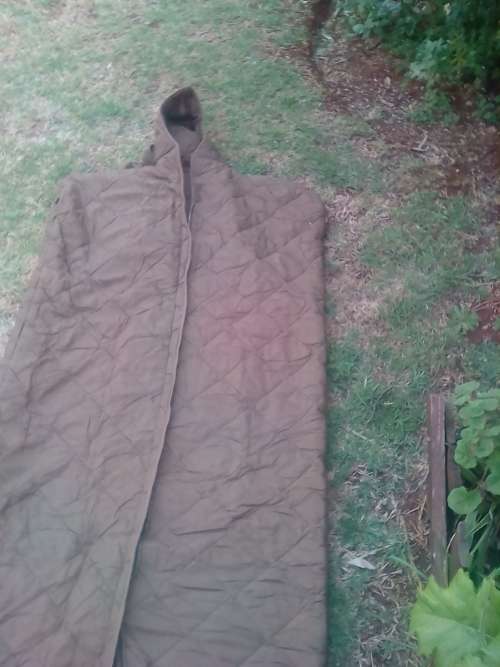 SADF SLEEPING BAG -ZIP BROKEN