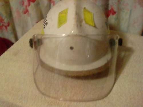 CAIRNS M.P.3. COMPOSITE FIRE HELMET -USED CONDITION