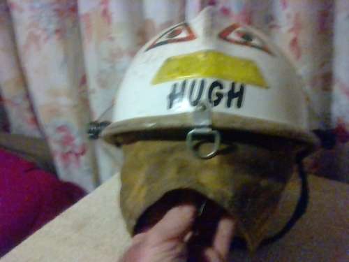 CAIRNS M.P.3. COMPOSITE FIRE HELMET -USED CONDITION