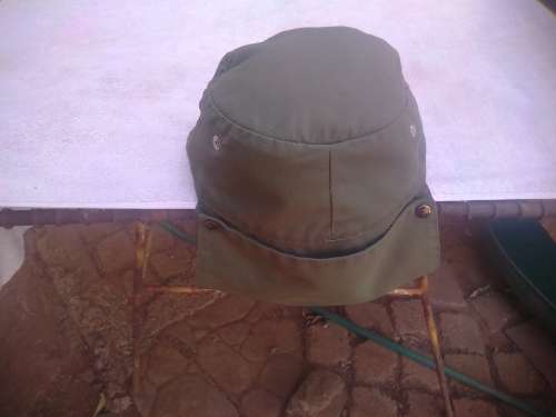 GREEN CAP WITH FLAP