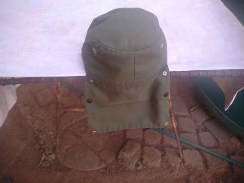 GREEN CAP WITH FLAP