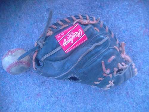 RAWLINGS BASEBAL GLOVE AND BALL