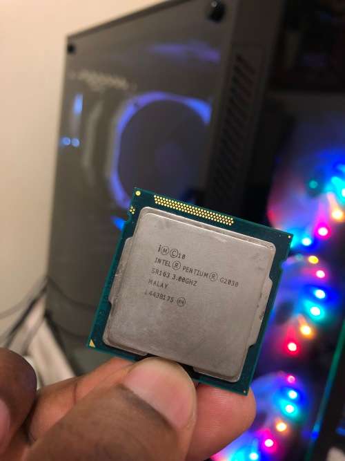 Intel Core i5-2400 Quad-Core Processor 3.1 GHz + Intel Pentium Dual Core G2030