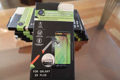 Muvit premium tempered glass S9 plus