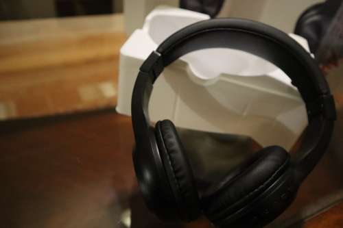 RIVERSONG Rhythm L Wireless On-ear bluetooth Headphones