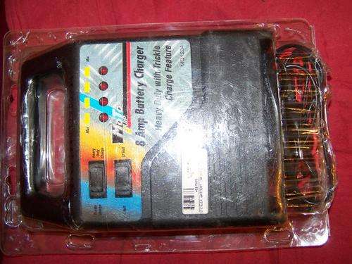 Moto Quip 8 amp Trickle charger - 6 or 12 volt