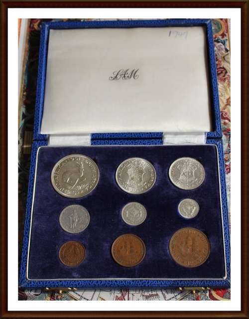 1951 S.A.U,  Excellent Set Mix of Circulated Coins and AU in Good Condition, as per Photo.