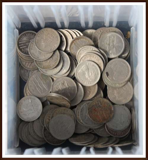 Massive Collection of Rhodesian Coins, Circulated Coins, The Box is No Inclusive, as per Photo.