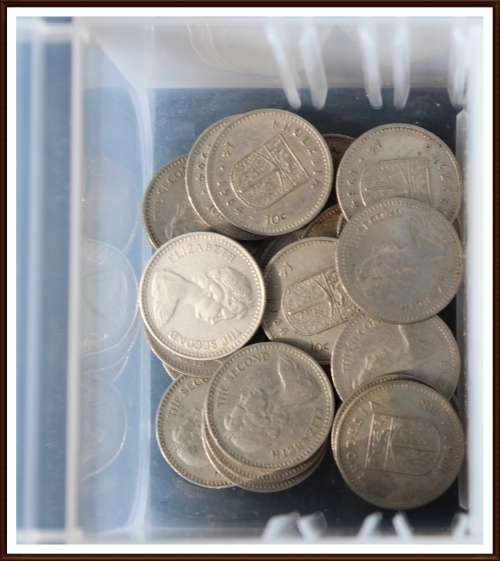 Massive Collection of Rhodesian Coins, Circulated Coins, The Box is No Inclusive, as per Photo.