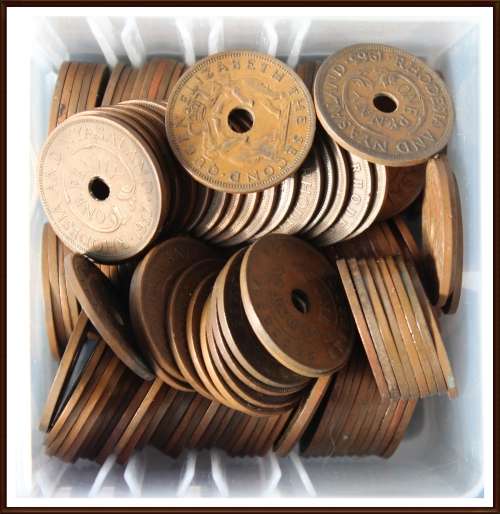 Massive Collection of Rhodesian Coins, Circulated Coins, The Box is No Inclusive, as per Photo.