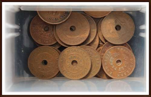 Massive Collection of Rhodesian Coins, Circulated Coins, The Box is No Inclusive, as per Photo.