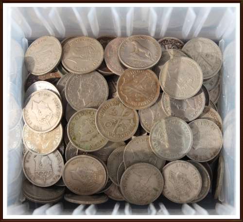 Massive Collection of Rhodesian Coins, Circulated Coins, The Box is No Inclusive, as per Photo.