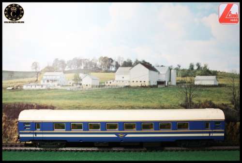 Lima Models : Model train Passenger Coach as per photo.