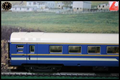 Lima Models : Model train Passenger Coach as per photo.