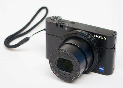 Sony RX100 - 20.2MP - Zeiss Lens