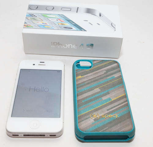 iPhone 4S 16GB - Excellent Condition with Hardcase