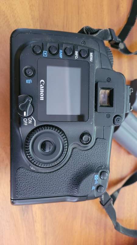 Canon EOS20D DSLR - Spare or Repair