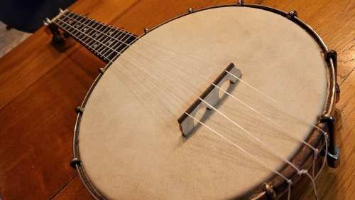 `The Whirle` Banjo Ukelele