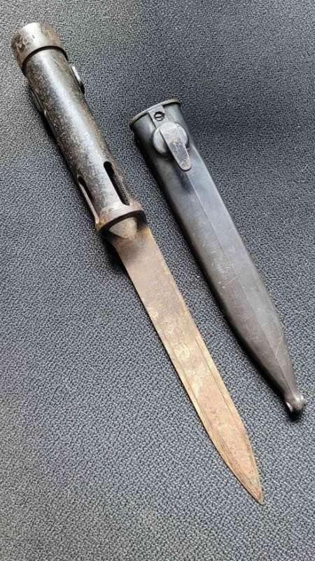 Bayonet for R1 (I think)