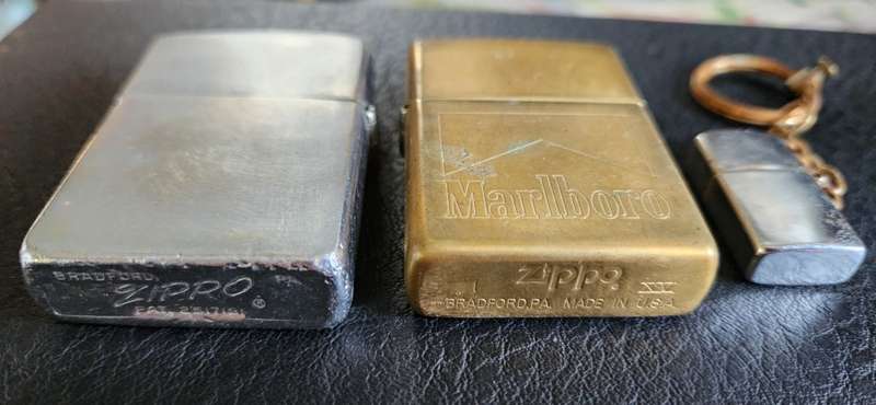 2 Zippos and a lighter keyring