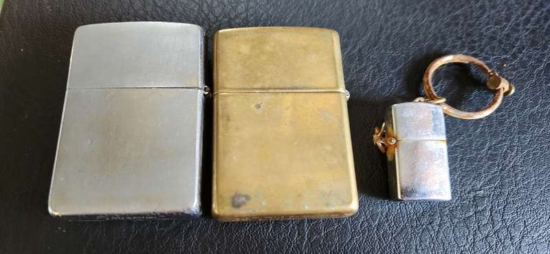 2 Zippos and a lighter keyring