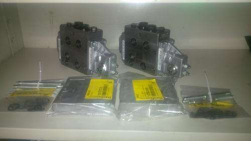 Sauer Danfoss PVG 32 Proportional Hydraulic Valves 157Z7215 NEW!!! X2